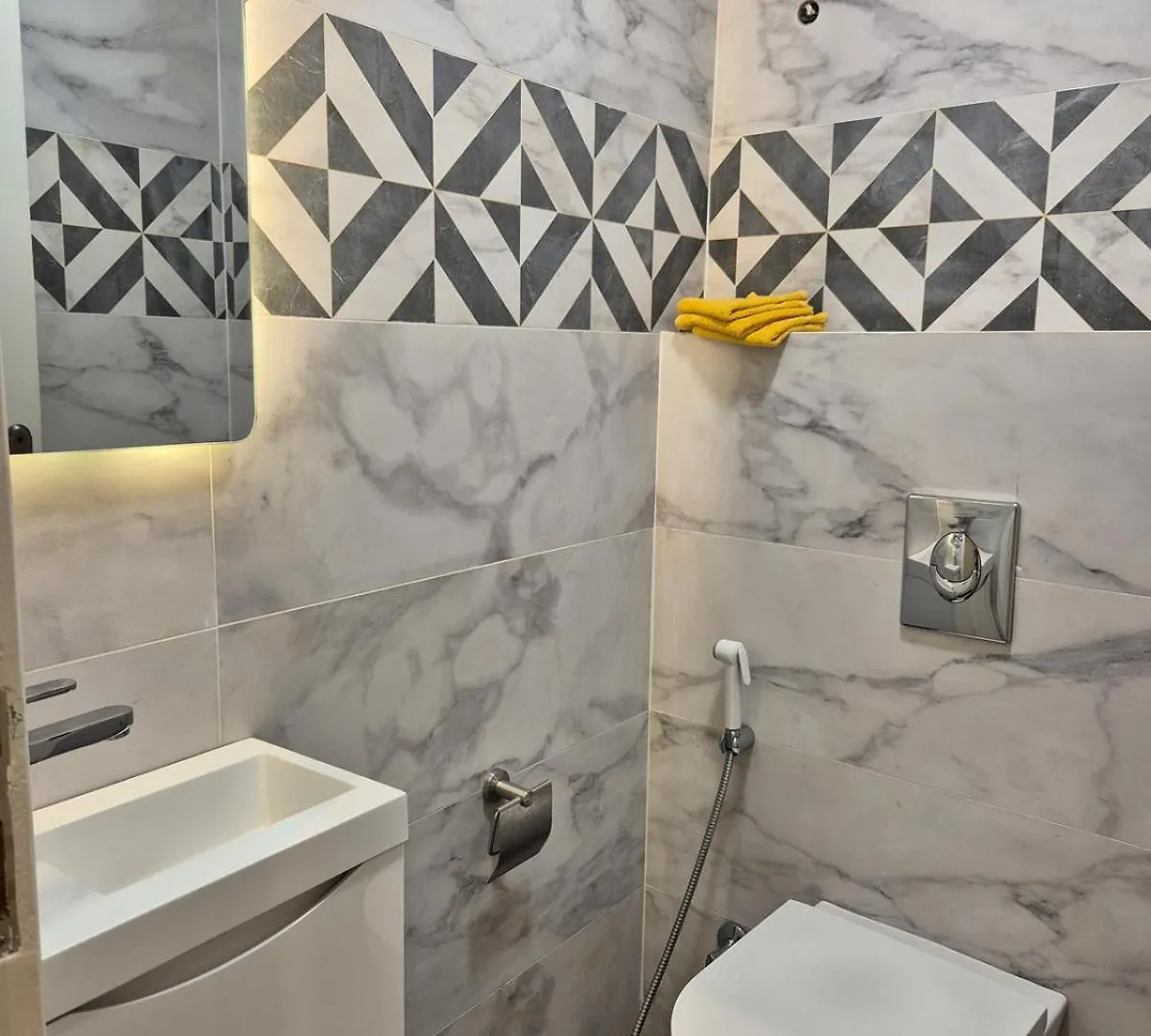Prime Location - Steps From Beirut Most Lively District - Quiet Spacious And Authentic House