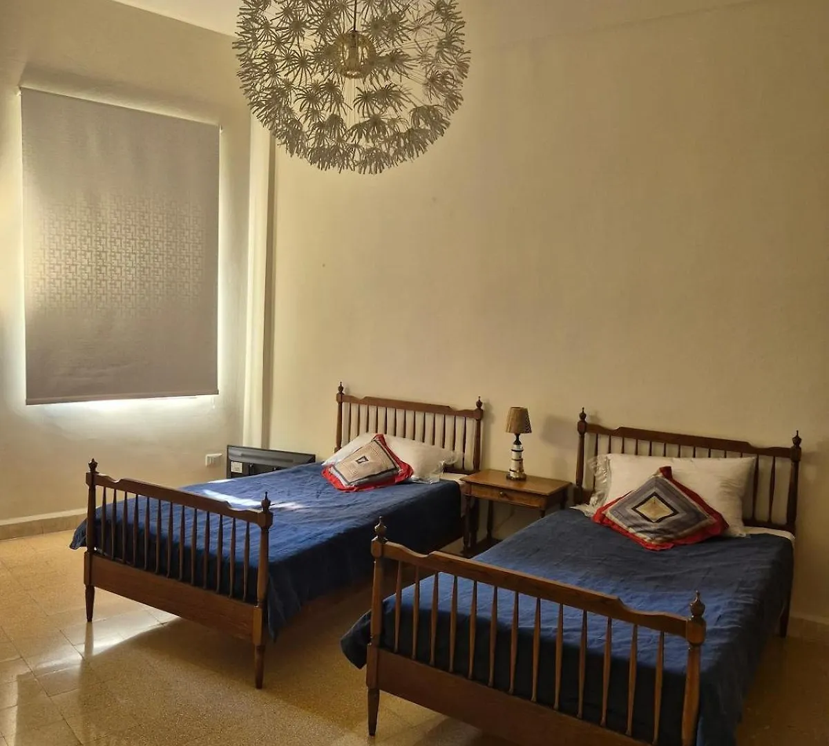 Apartment Prime Location - Steps From Beirut Most Lively District - Quiet Spacious And Authentic House