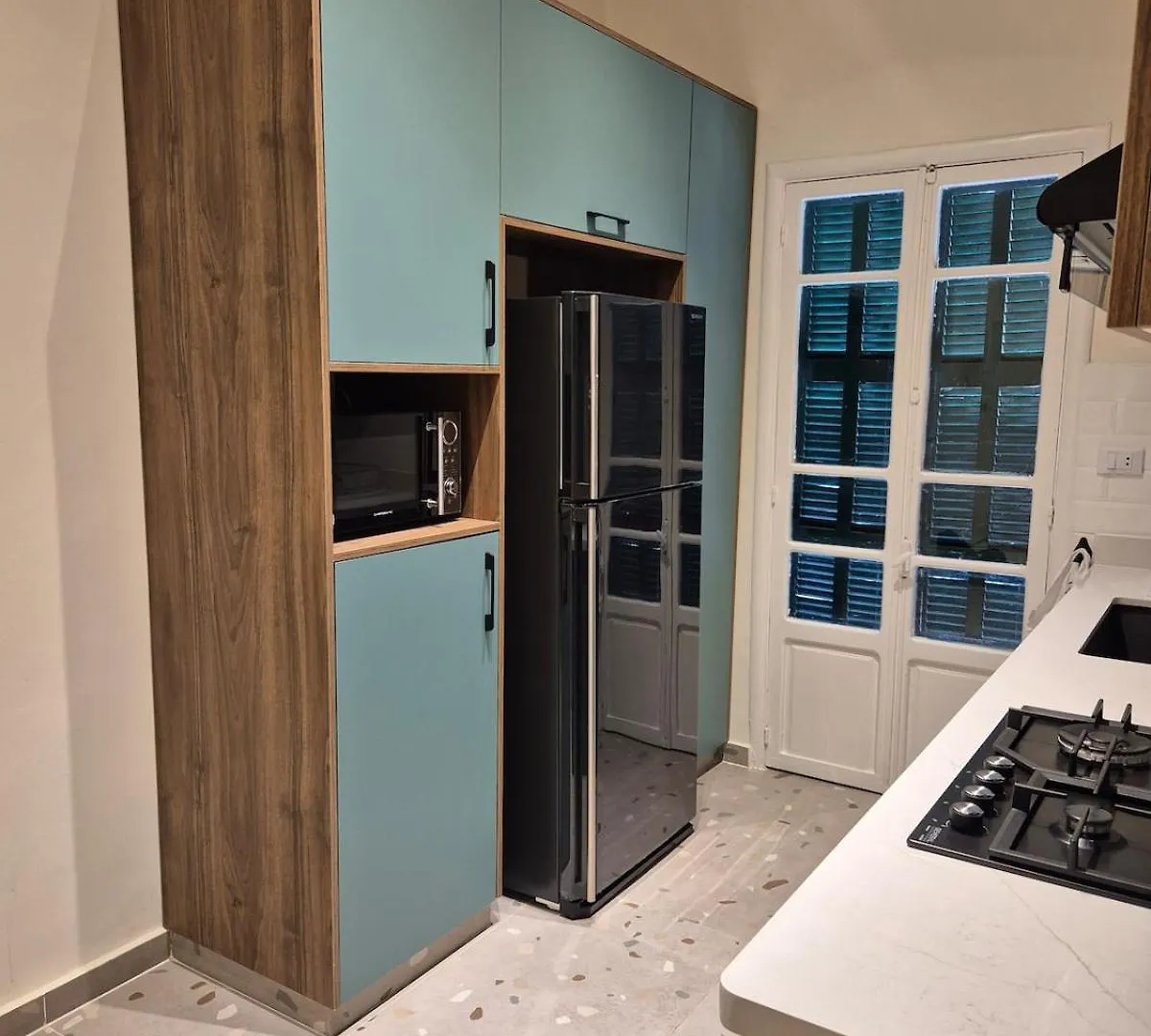 Apartment Prime Location - Steps From Beirut Most Lively District - Quiet Spacious And Authentic House