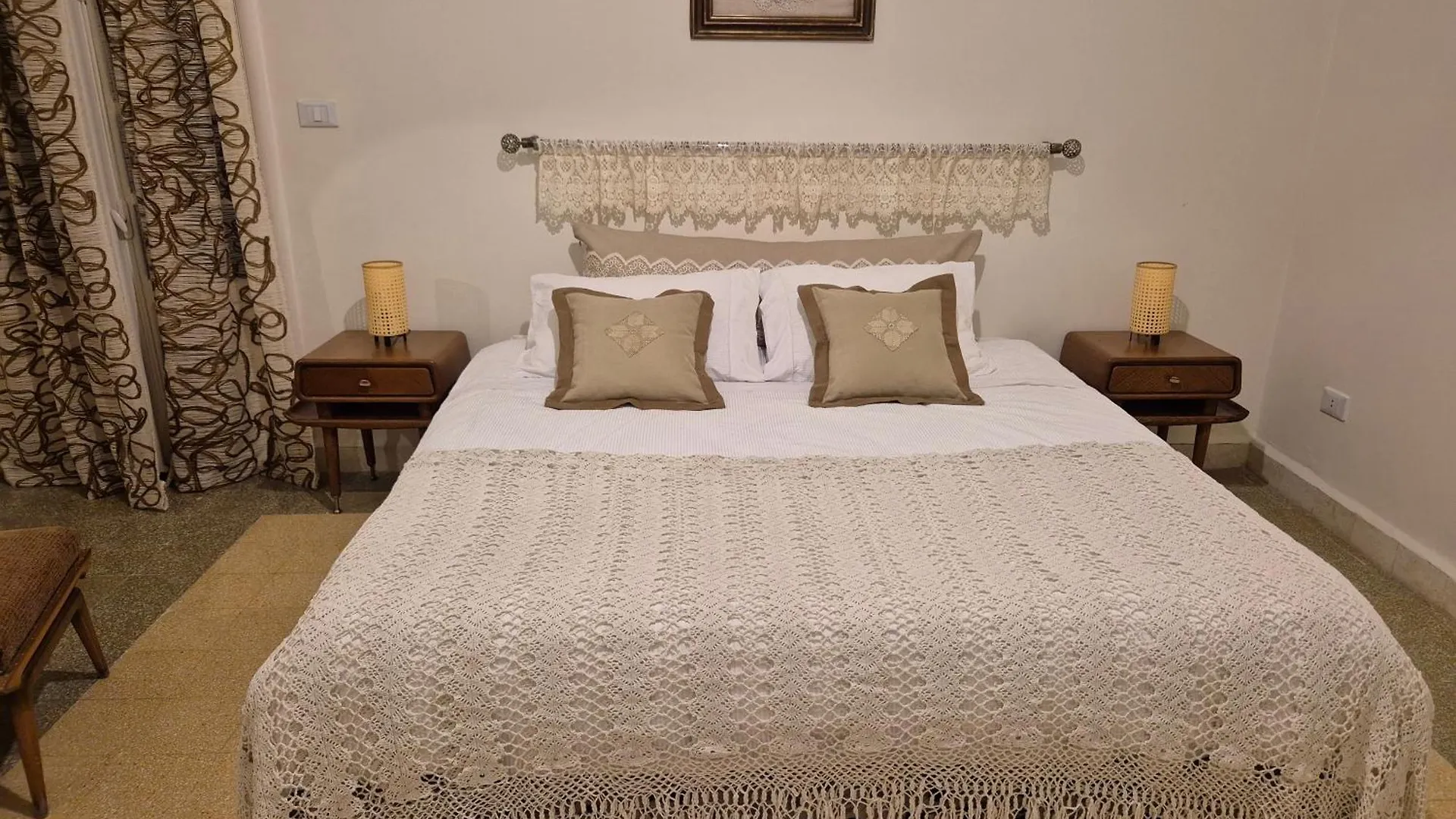 Prime Location - Steps From Beirut Most Lively District - Quiet Spacious And Authentic House 0*,  Lebanon
