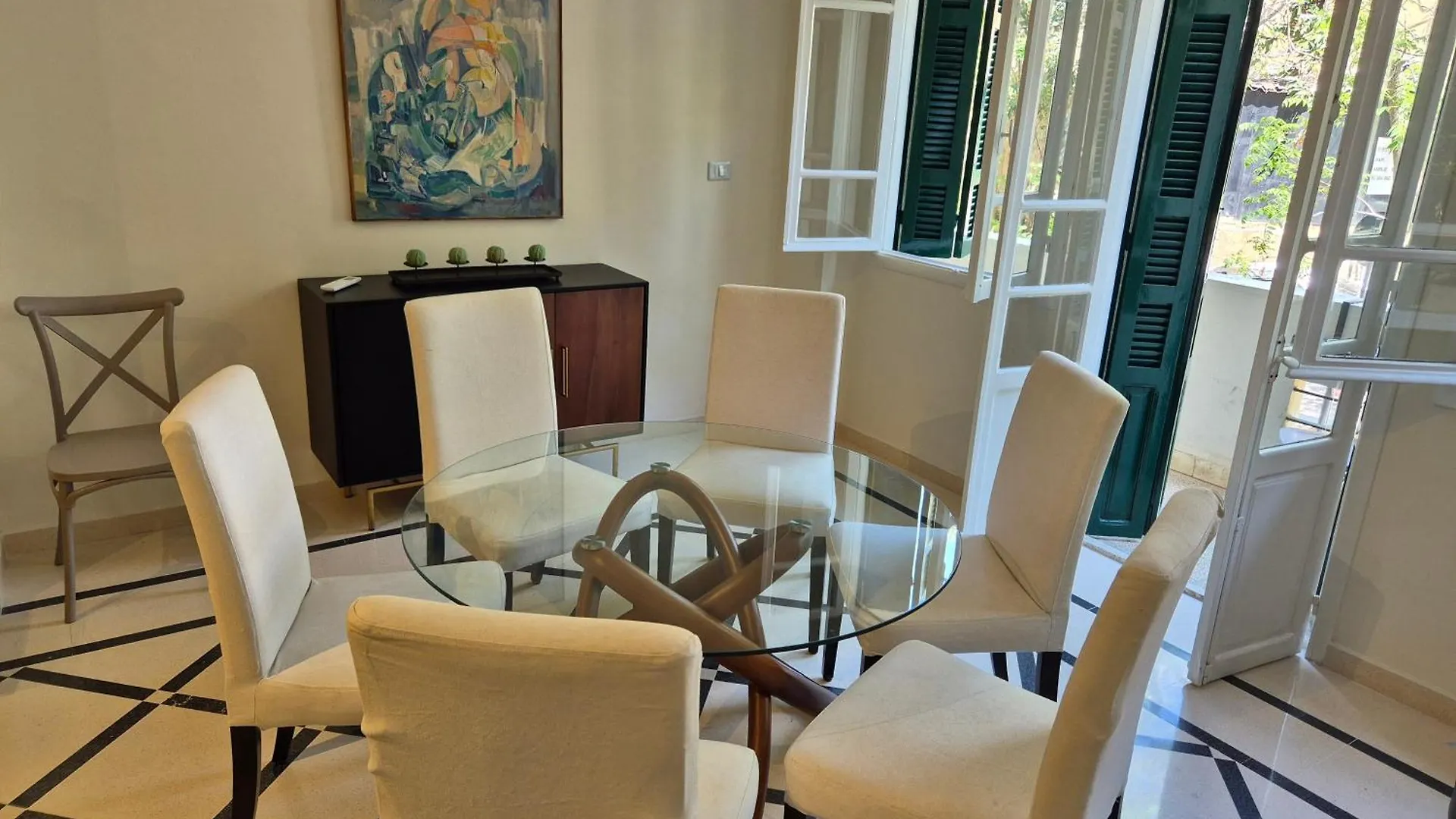 Prime Location - Steps From Beirut Most Lively District - Quiet Spacious And Authentic House Apartment