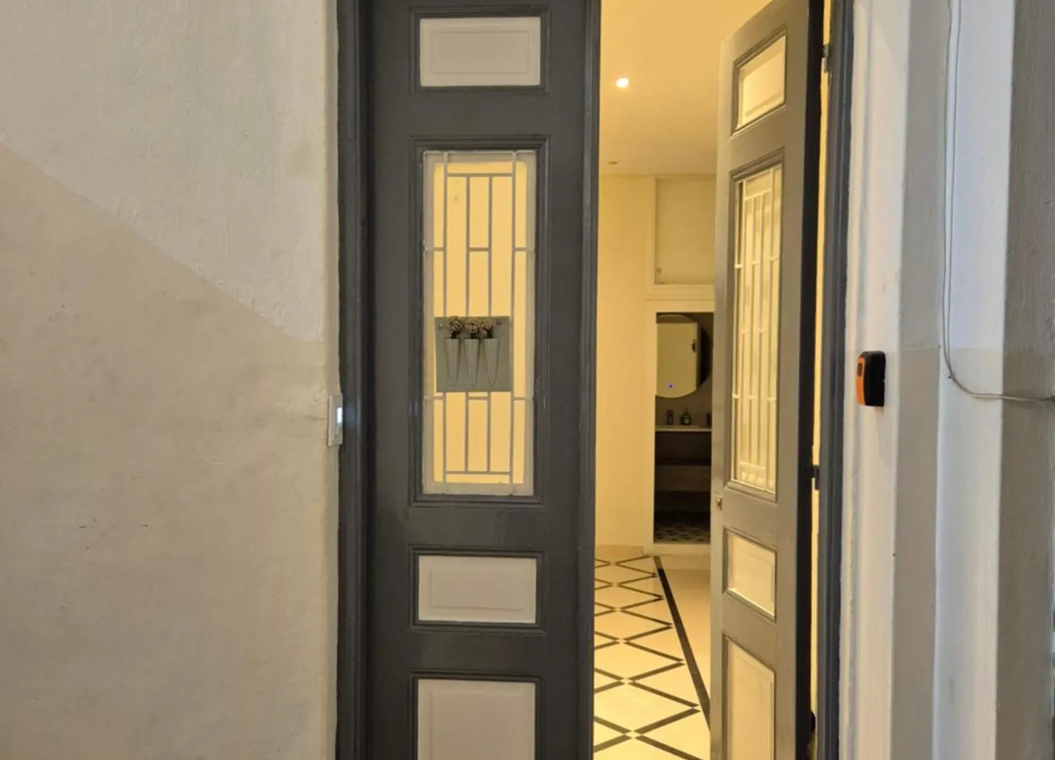 Prime Location - Steps From Beirut Most Lively District - Quiet Spacious And Authentic House Apartment